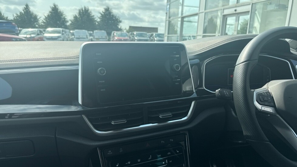 Used Volkswagen T-Roc 2025 for sale - 76796438: Photo 13