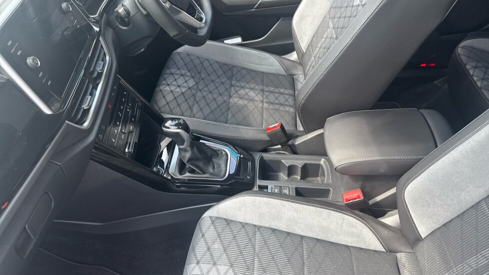 Used Volkswagen T-Roc 2025 for sale - 76796438: Photo 32