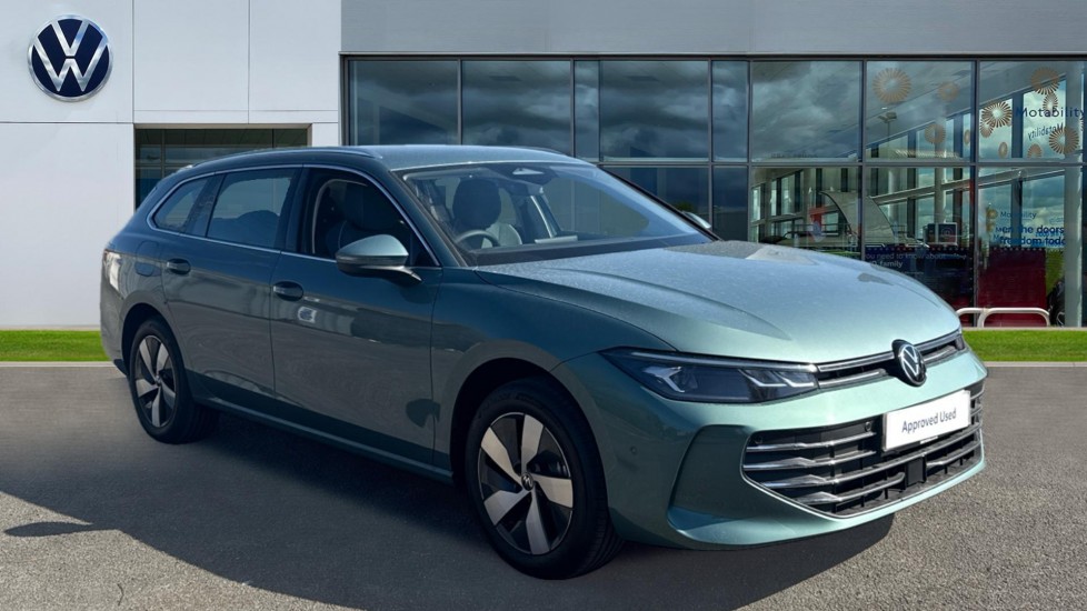 Used Volkswagen Passat 2025 for sale - 76130438: Photo 1