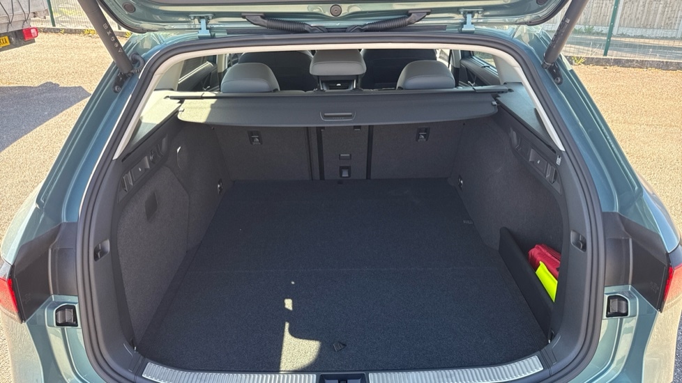 Used Volkswagen Passat 2025 for sale - 76130438: Photo 16