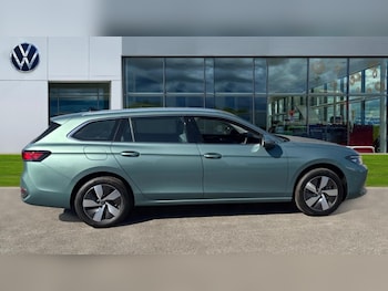 Used Volkswagen Passat 2025 for sale - 76130438: Photo 4