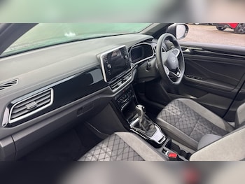 Used Volkswagen T-Roc 2025 for sale - 76861796: Photo