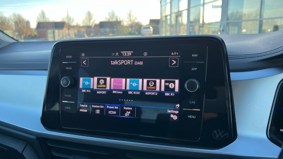 Used Volkswagen T-Roc 2024 for sale - 76660792: Photo 25