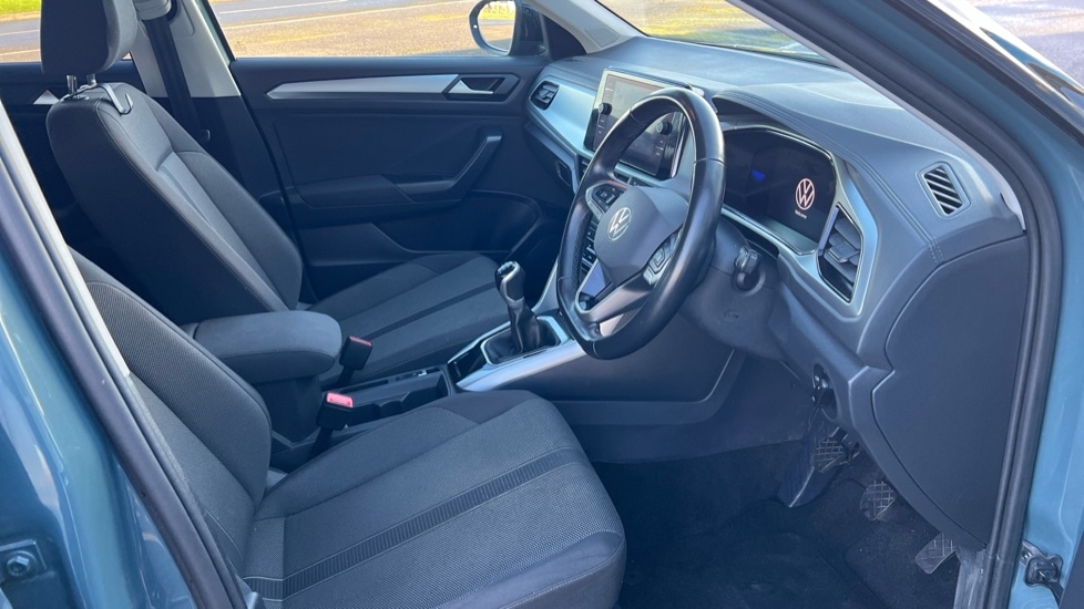 Used Volkswagen T-Roc 2024 for sale - 76660792: Photo 26