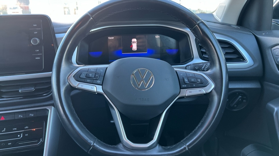 Used Volkswagen T-Roc 2024 for sale - 76660792: Photo 27