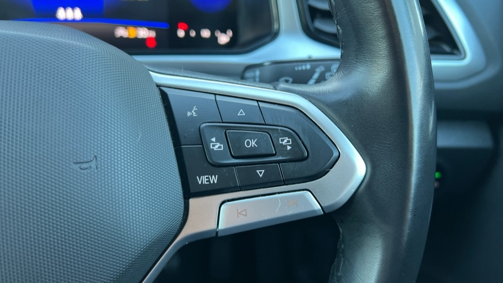 Used Volkswagen T-Roc 2024 for sale - 76660792: Photo 30