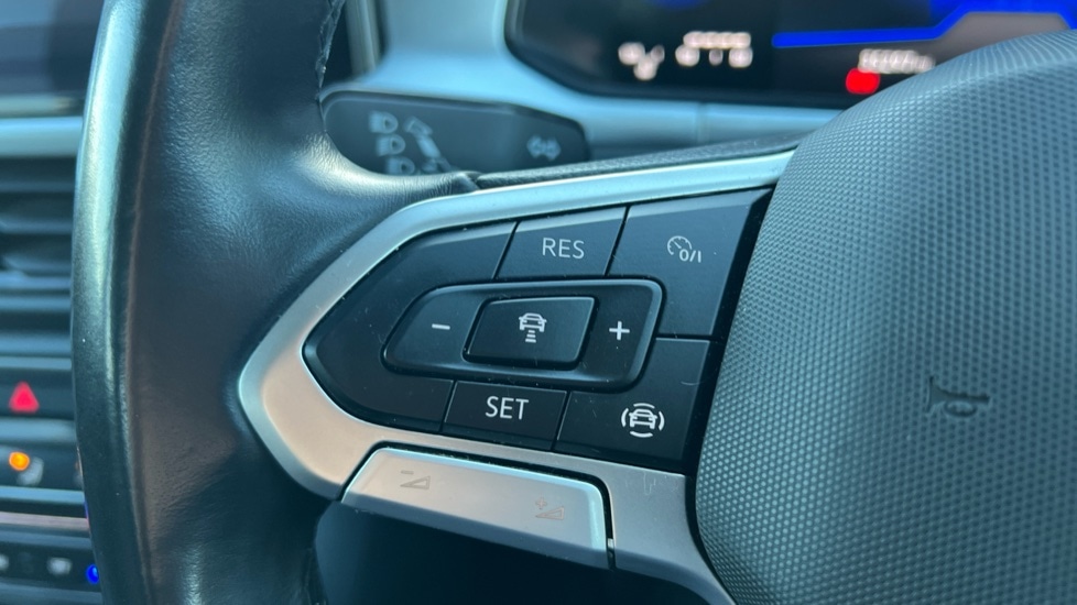 Used Volkswagen T-Roc 2024 for sale - 76660792: Photo 31