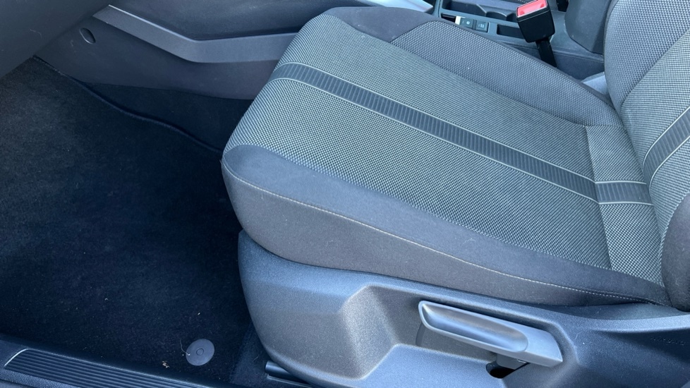 Used Volkswagen T-Roc 2024 for sale - 76660792: Photo 39