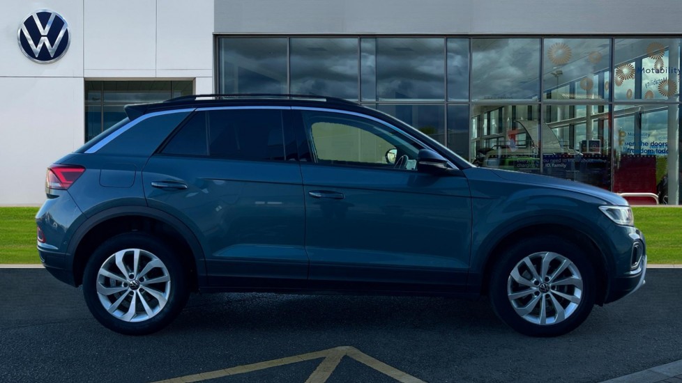 Used Volkswagen T-Roc 2024 for sale - 76660792: Photo 4