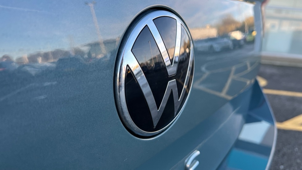 Used Volkswagen T-Roc 2024 for sale - 76660792: Photo 45