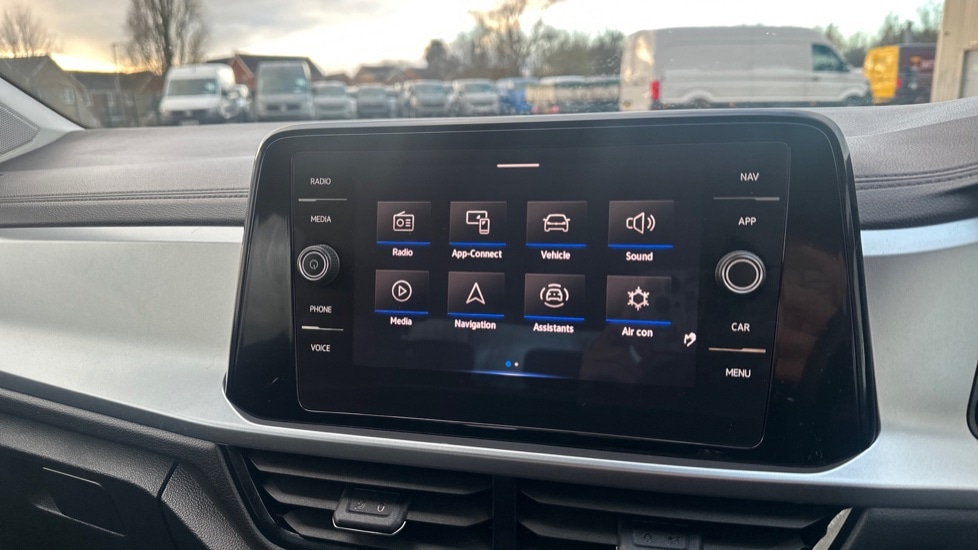 Used Volkswagen T-Roc 2024 for sale - 76660808: Photo 24