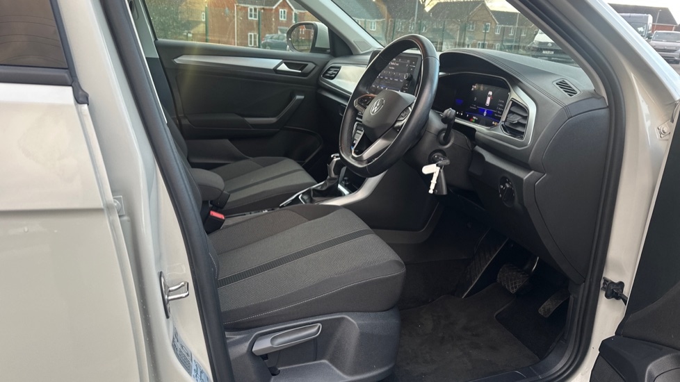 Used Volkswagen T-Roc 2024 for sale - 76660808: Photo 26