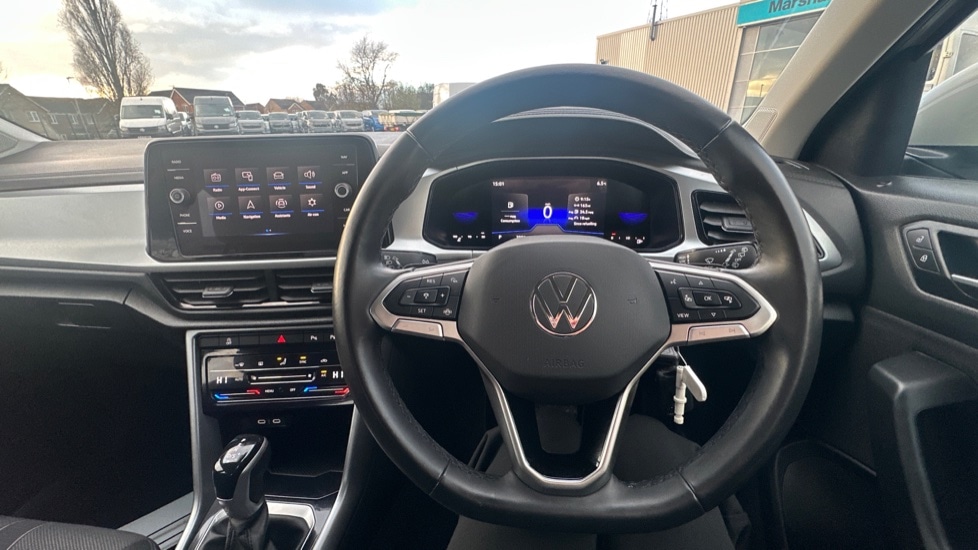 Used Volkswagen T-Roc 2024 for sale - 76660808: Photo 27