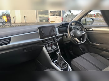 Used Volkswagen T-Roc 2024 for sale - 76660808: Photo