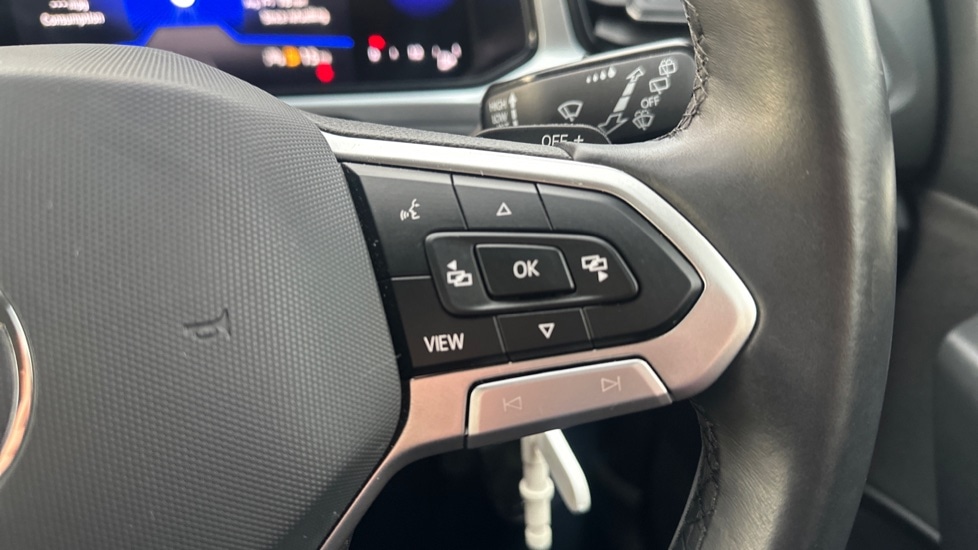 Used Volkswagen T-Roc 2024 for sale - 76660808: Photo 30