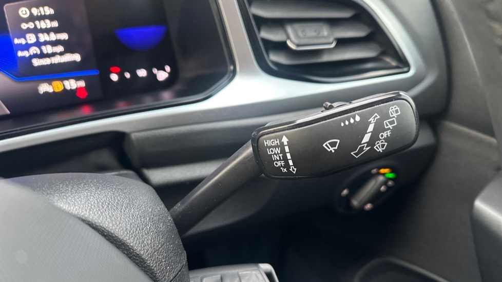 Used Volkswagen T-Roc 2024 for sale - 76660808: Photo 32