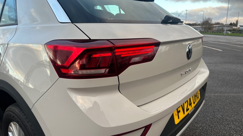 Used Volkswagen T-Roc 2024 for sale - 76660808: Photo 50