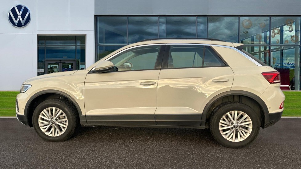 Used Volkswagen T-Roc 2024 for sale - 76660808: Photo 9