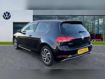Used Volkswagen Golf 2019 for sale - 76615130: Photo