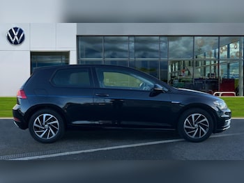 Used Volkswagen Golf 2019 for sale - 76615130: Photo