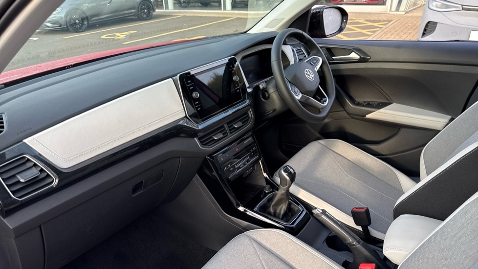 Used Volkswagen T-Cross 2025 for sale - 76328248: Photo 2