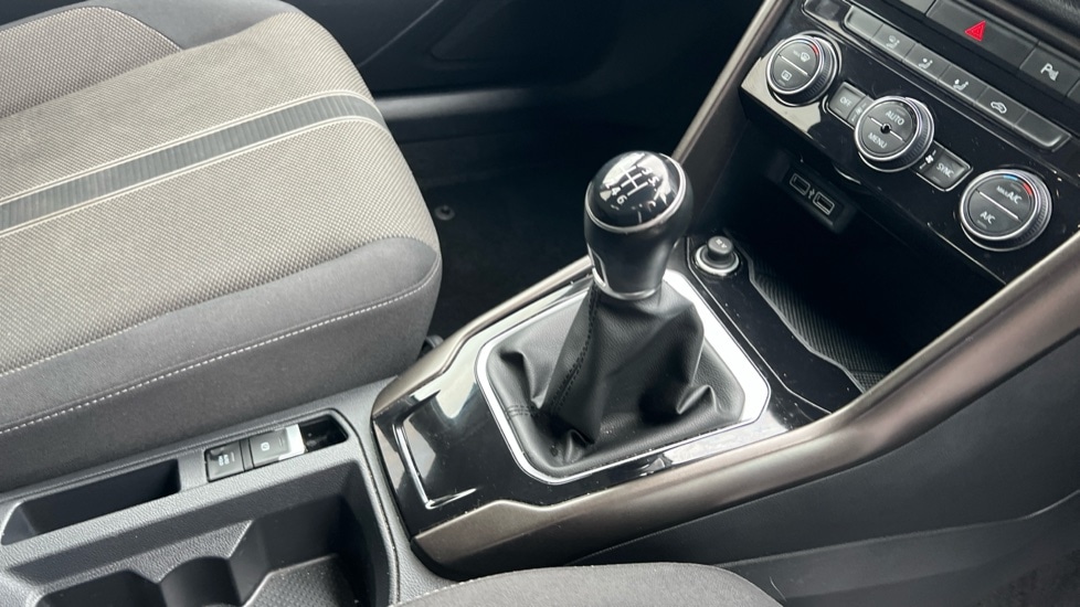 Used Volkswagen T-Roc 2018 for sale - 76796548: Photo 35