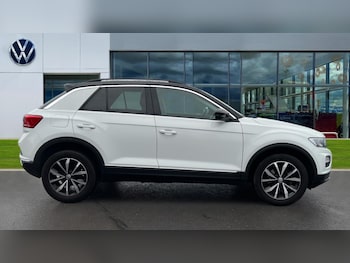 Used Volkswagen T-Roc 2018 for sale - 76796548: Photo