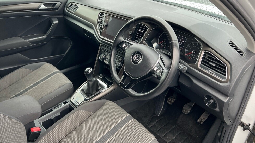 Used Volkswagen T-Roc 2018 for sale - 76796548: Photo 6