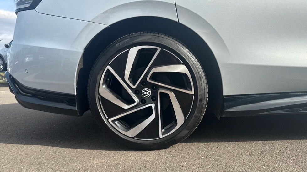 Used Volkswagen ID.7 2025 for sale - 76328210: Photo 5