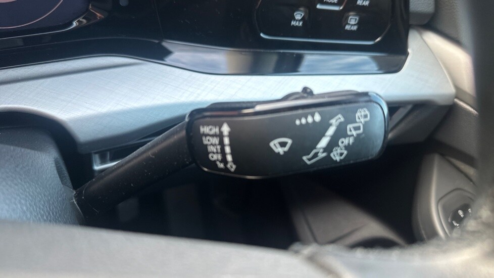 Used Volkswagen Golf 2021 for sale - 76079216: Photo 32