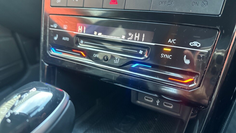 Used Volkswagen T-Cross 2024 for sale - 76501373: Photo 43