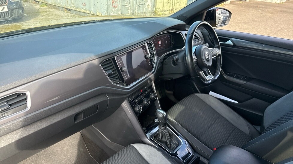 Used Volkswagen T-Roc 2020 for sale - 75852478: Photo 2