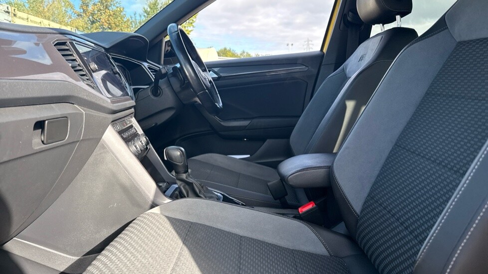 Used Volkswagen T-Roc 2020 for sale - 75852478: Photo 21