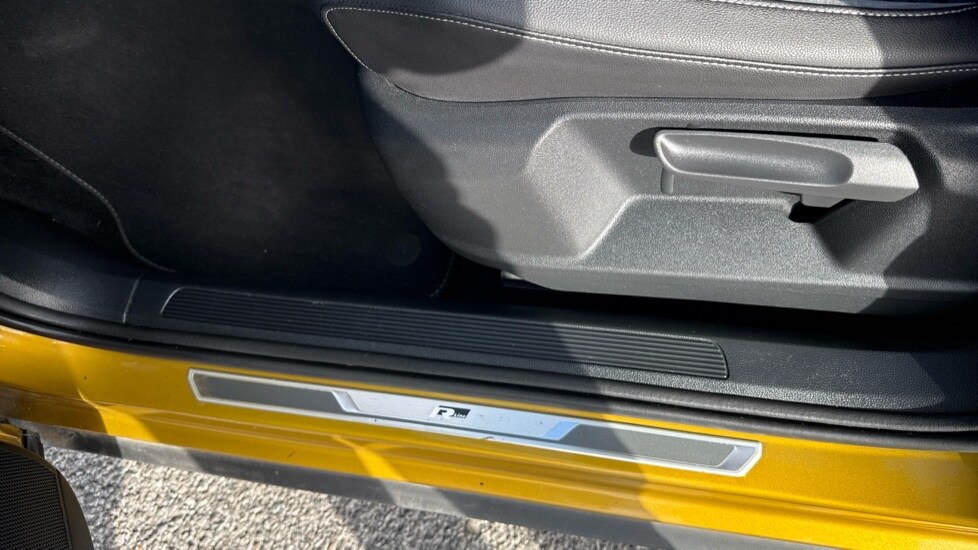 Used Volkswagen T-Roc 2020 for sale - 75852478: Photo 28