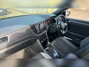 Used Volkswagen T-Roc 2020 for sale - 75852478: Photo