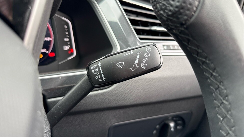 Used Volkswagen Tiguan 2020 for sale - 76180232: Photo 28