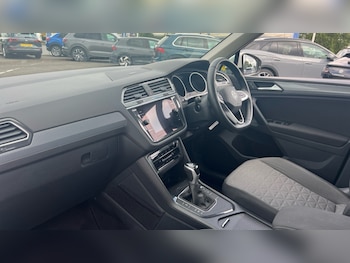 Used Volkswagen Tiguan 2022 for sale - 76104151: Photo 2