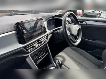 Used Volkswagen T-Roc 2022 for sale - 75395707: Photo