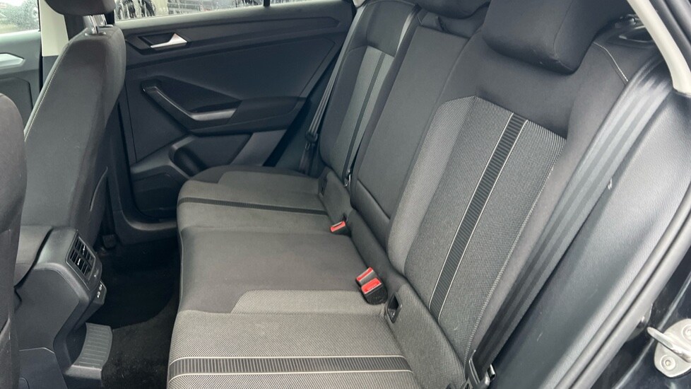 Used Volkswagen T-Roc 2024 for sale - 76796261: Photo 15