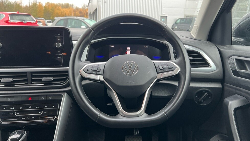 Used Volkswagen T-Roc 2024 for sale - 76796261: Photo 27