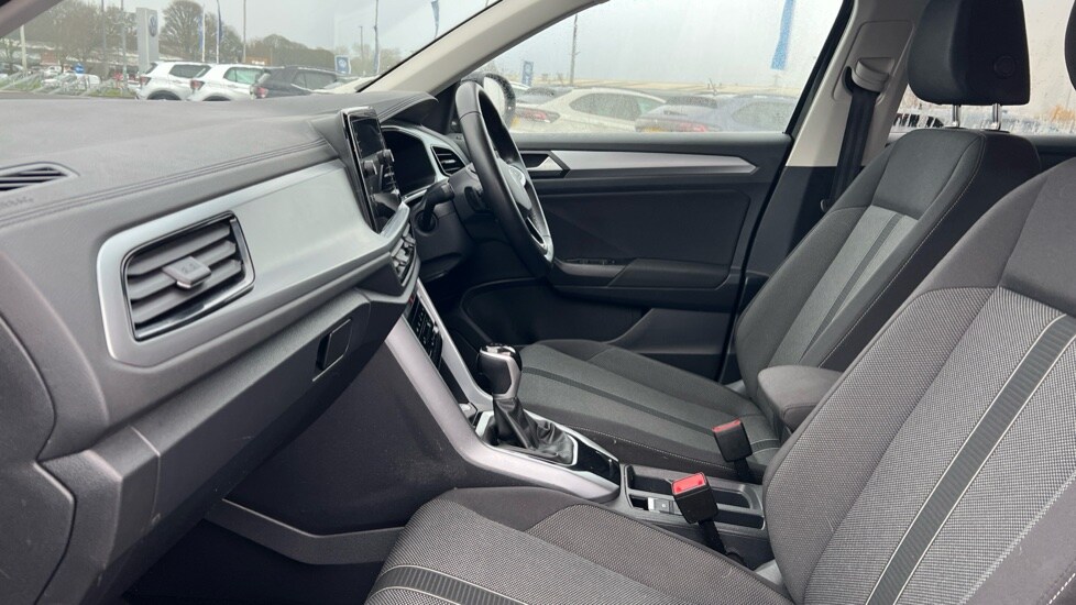 Used Volkswagen T-Roc 2024 for sale - 76796261: Photo 28