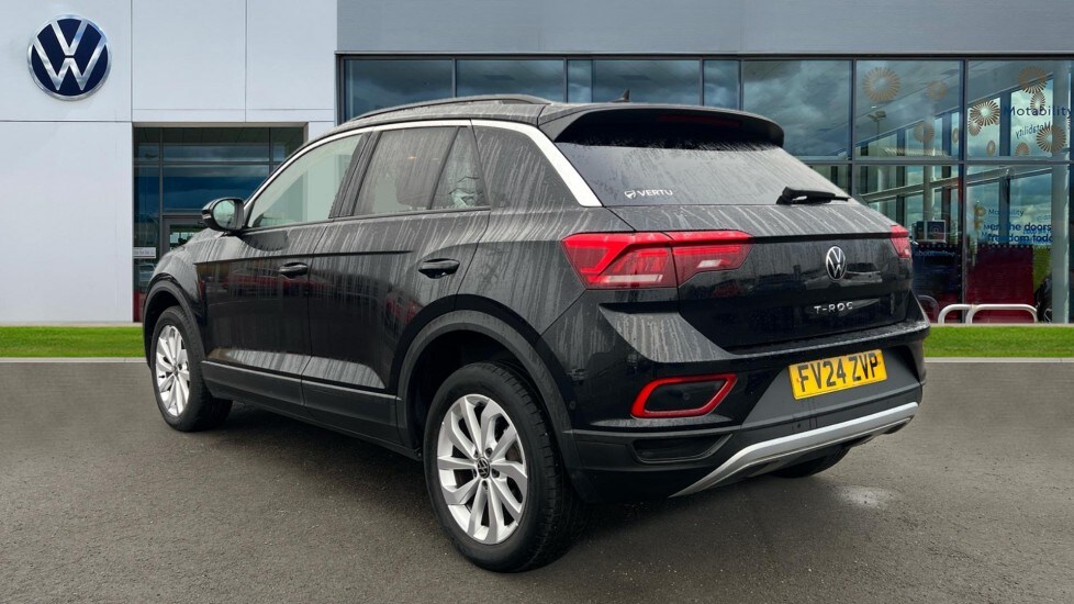 Used Volkswagen T-Roc 2024 for sale - 76796261: Photo 3