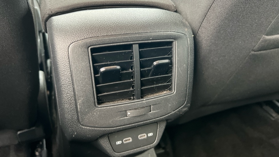 Used Volkswagen T-Roc 2024 for sale - 76796261: Photo 34