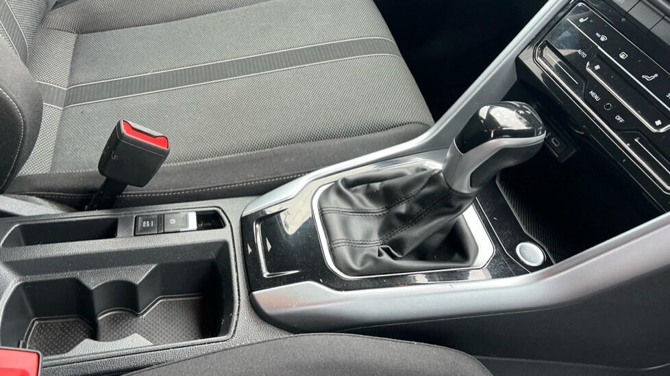 Used Volkswagen T-Roc 2024 for sale - 76796261: Photo 35