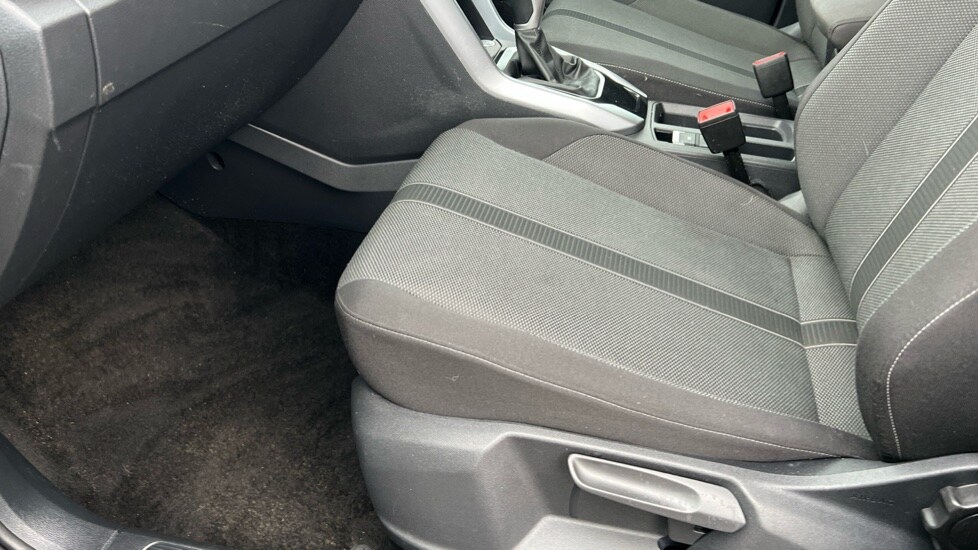 Used Volkswagen T-Roc 2024 for sale - 76796261: Photo 39