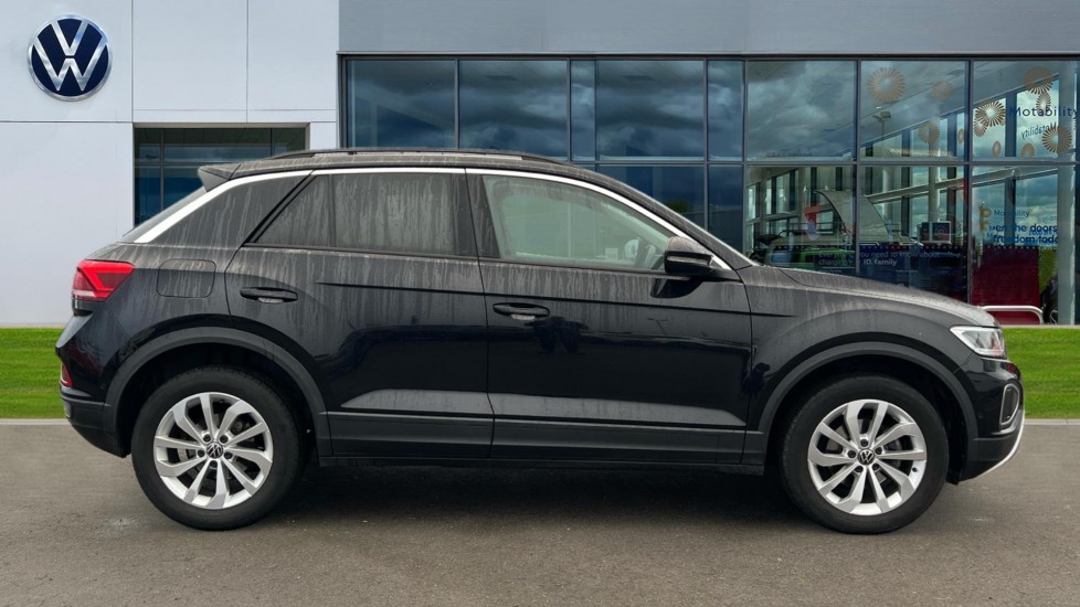 Used Volkswagen T-Roc 2024 for sale - 76796261: Photo 4