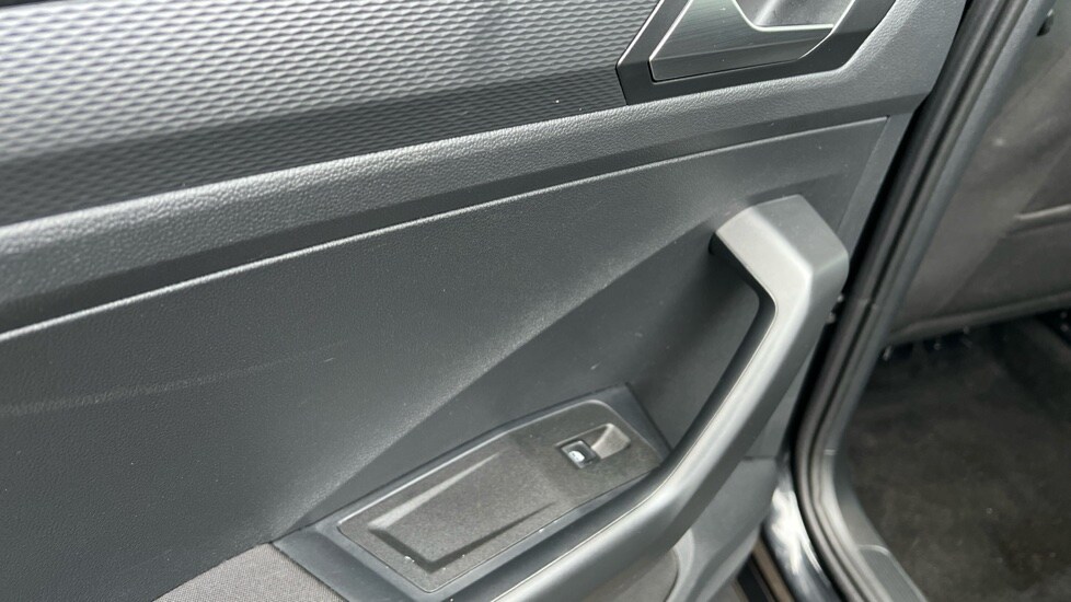 Used Volkswagen T-Roc 2024 for sale - 76796261: Photo 42