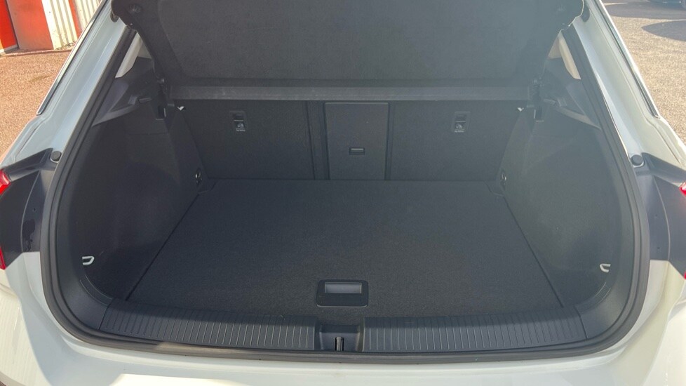 Used Volkswagen T-Roc 2023 for sale - 76788108: Photo 16