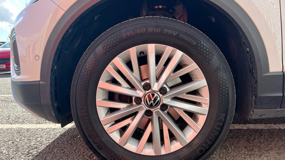 Used Volkswagen T-Roc 2023 for sale - 76788108: Photo 18