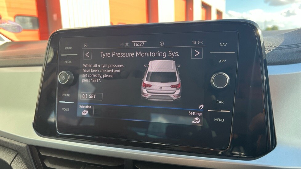 Used Volkswagen T-Roc 2023 for sale - 76788108: Photo 23